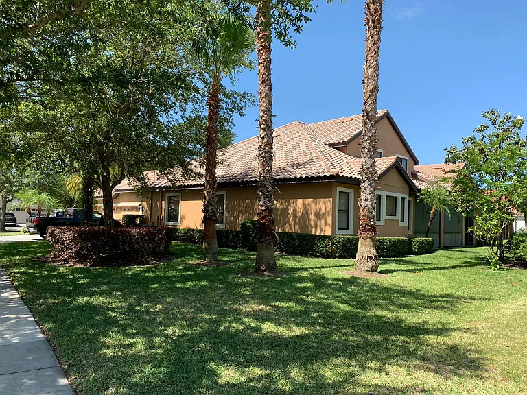 8314 Windsor Bluff Dr — Photo 5