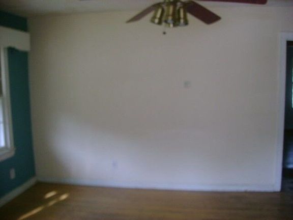 3rd image of 713 Taylor Dr SE