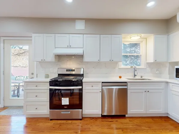 707 South St, Waltham, MA 02453