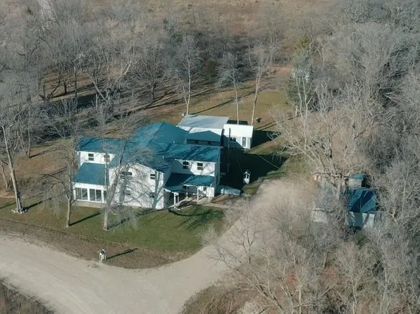 2525 Waterbury Rd, Charles City, IA 50616