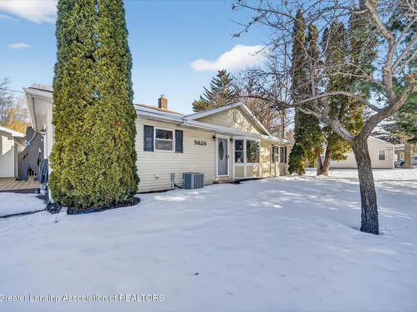 5828 Lake Dr, Haslett, MI 48840