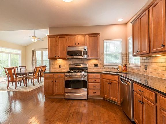 5th image of 33270 Westbrooke Cir