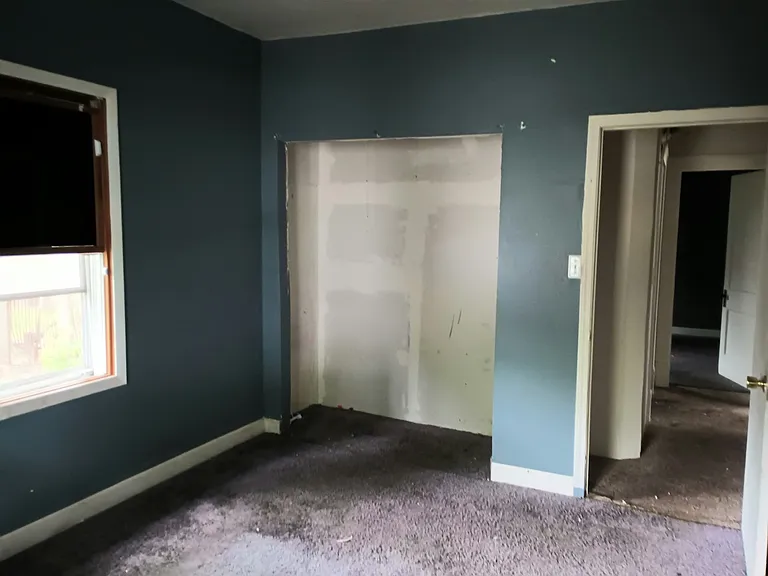 2420 N Peoria Ave — Photo 8