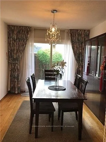 26 Glendower Cir #UPPER FLOOR — Photo 8