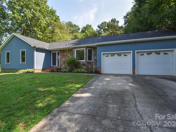 121 Rustic Way Ln, Mooresville, NC 28117