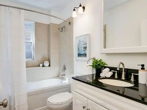 4th image of 105 Greenwood Ave #1A