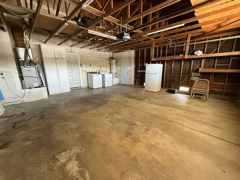 2382 Carlsbad Cir — Photo 23