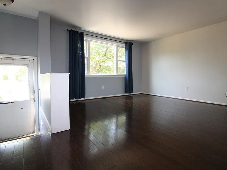 1128 Circle Dr — Photo 4