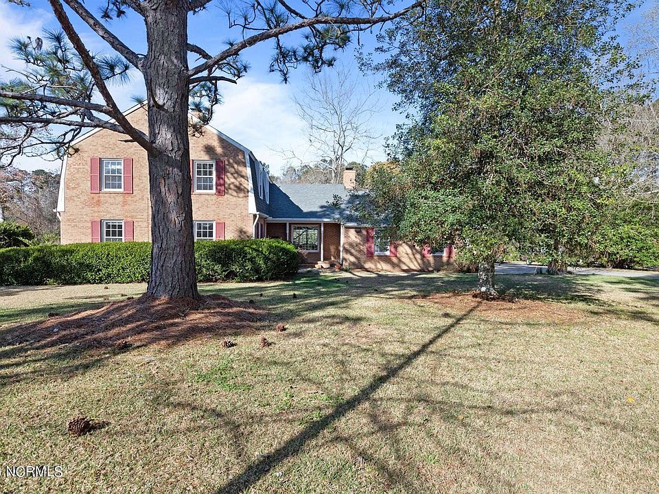 1st image of 118 Country Club Dr