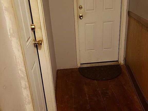 3rd image of 85 Pine St