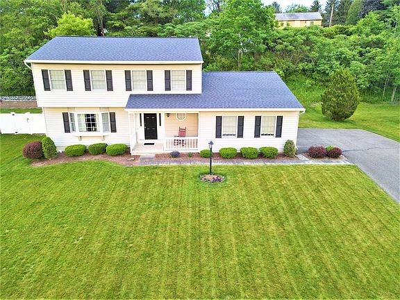 2nd image of 726 Partridge Pl