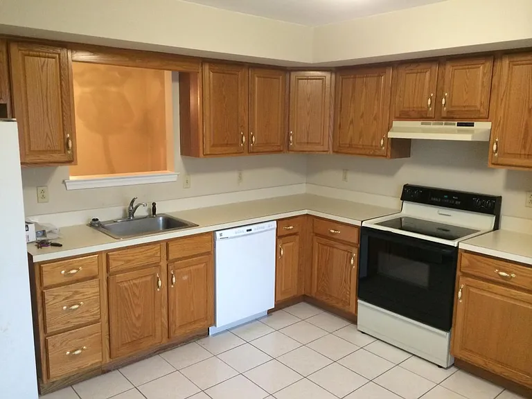 Kitchen w/ new dishwasher