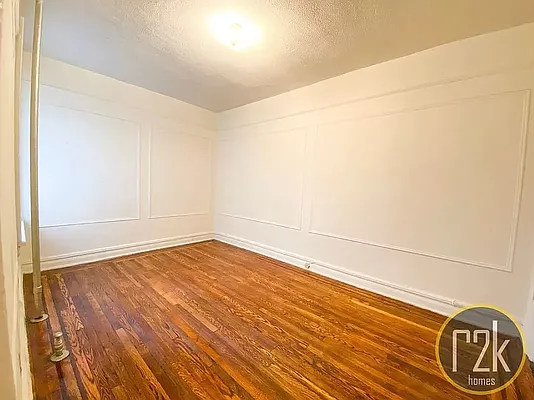 Rented by Realty 2000 Corp | media 20