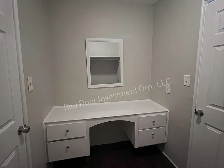 **August Move In Specials Riverside Apartments - Minutes to the River - Studio's, 1 Bedrooms, 2 B... — Photo 7