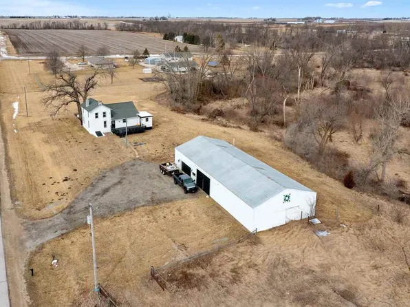 1377 Dubuque Rd, Marion, IA 52302