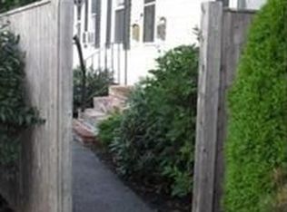 6 Greenleaf St, Newburyport, MA 01950