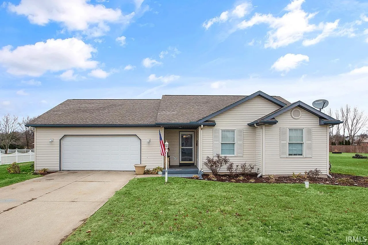 18235 Montgomry Ln photo 1