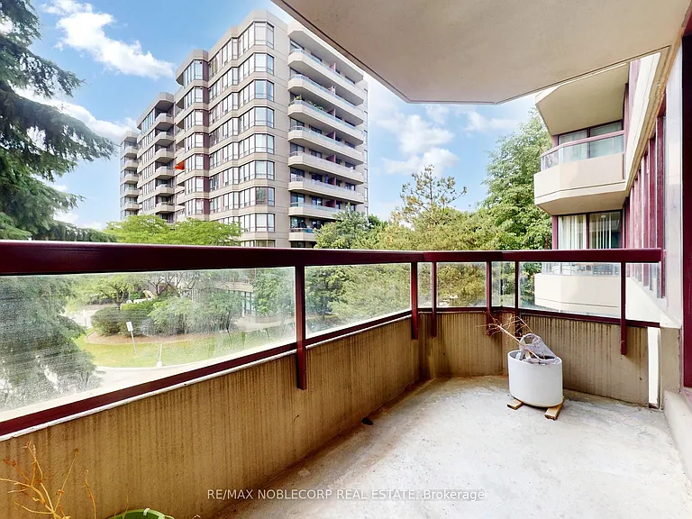 91 Townsgate Dr #312 — Photo 29