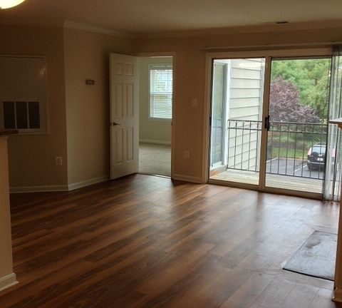 3rd image of 5807 Woodlawn Gable Dr APT H