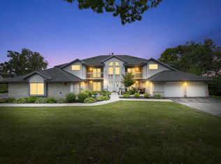 9448 W Loomis Rd UNIT 6, Franklin, WI 53132