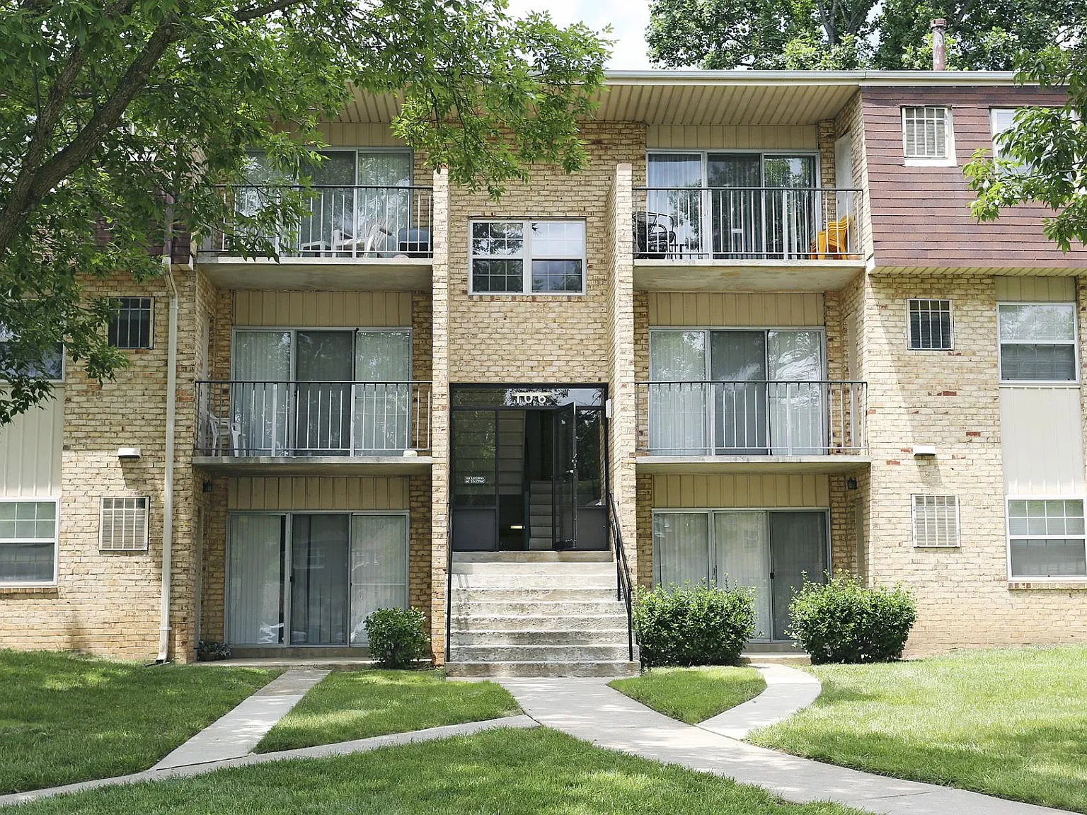 Village of Pine Run Apartments & Townhomes* — Photo 2
