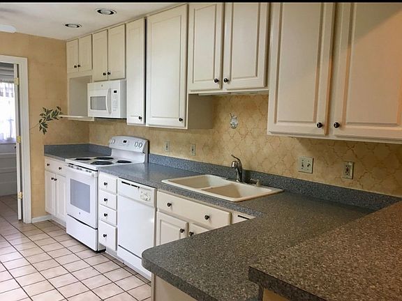 3rd image of 18618 Shady View Ln #1