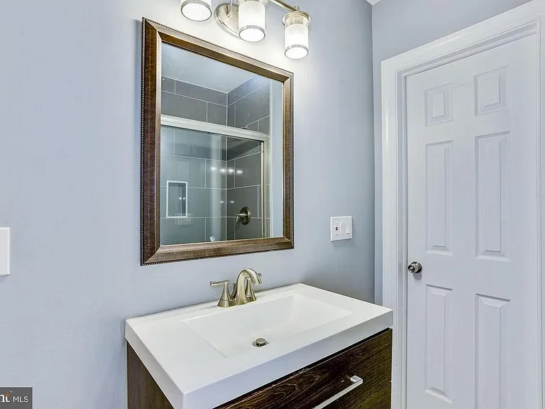 487 N Church St — Photo 18