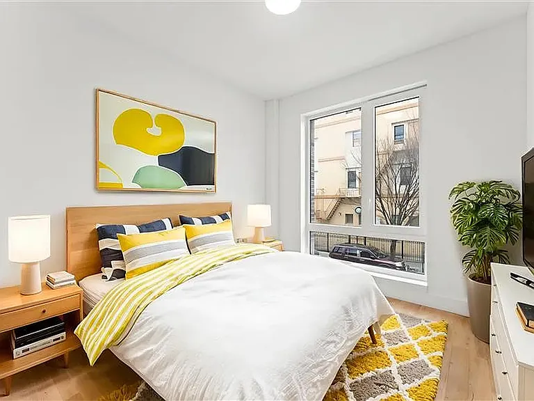 147 Stanhope St #4A — Photo 2