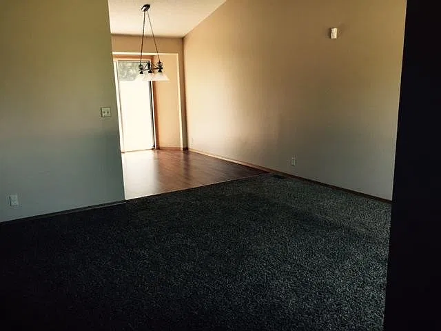 4 bed, 2100 sqft, $1,900 — Photo 3