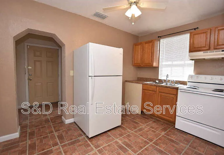 707 7th St N #A — Photo 3