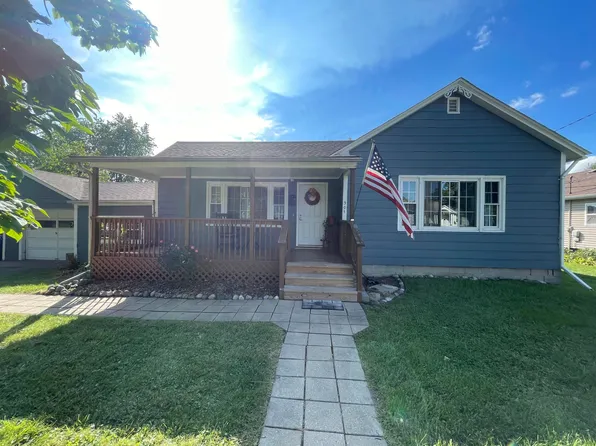 301 Hoffman St, Crown Point, IN 46307