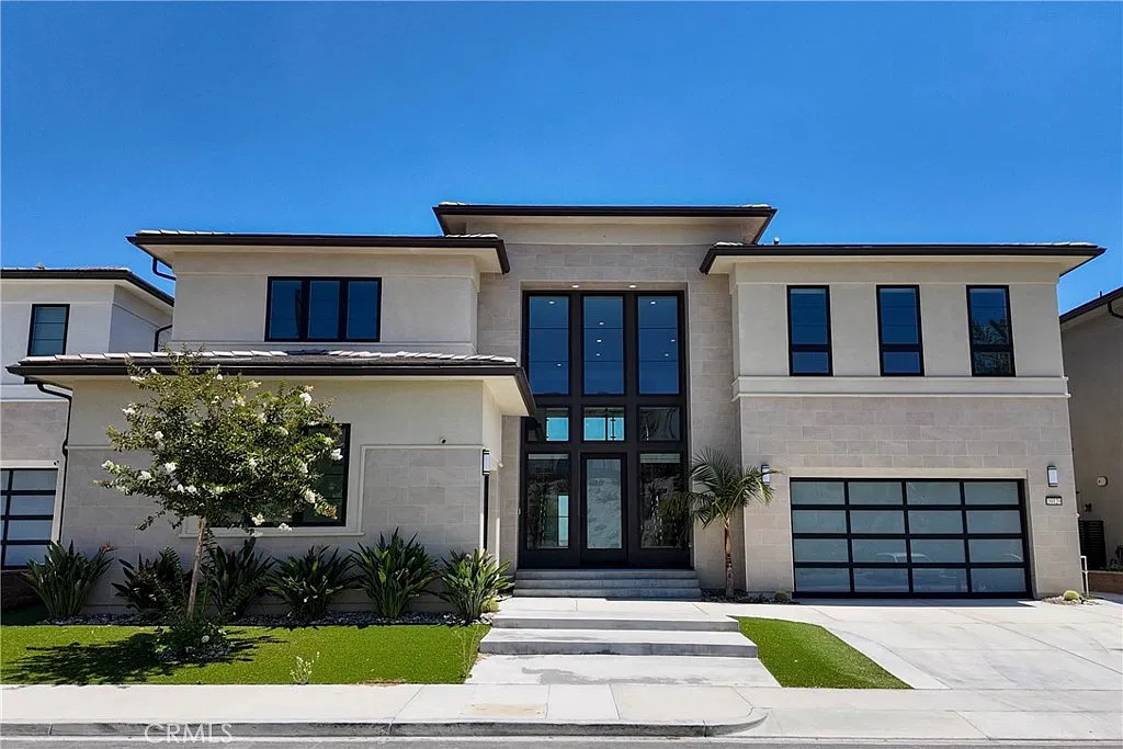5 bed, 5750 sqft, $11,000 — Photo 1