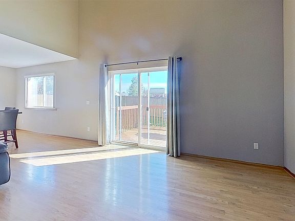 4th image of 6712 134th Street E