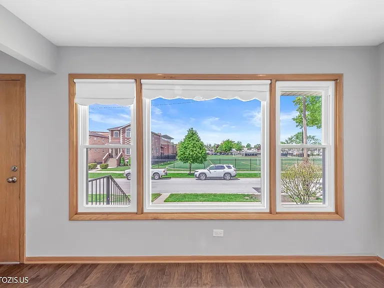 4043 N Wagner Ave — Photo 4