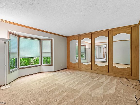 3rd image of 7900 Gatewood Oval