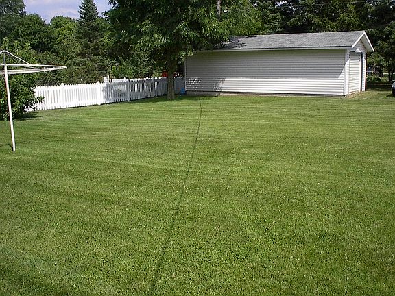Detached Garage