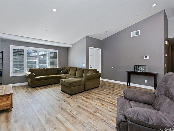 3rd image of 2832 W Plaza Serena Dr