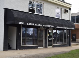 8100 W Oakton St #203, Niles, IL 60714