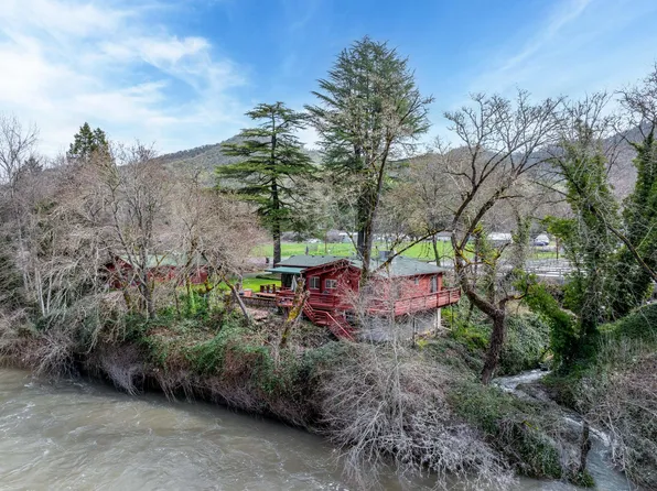 2388 Rogue River Hwy, Gold Hill, OR 97525