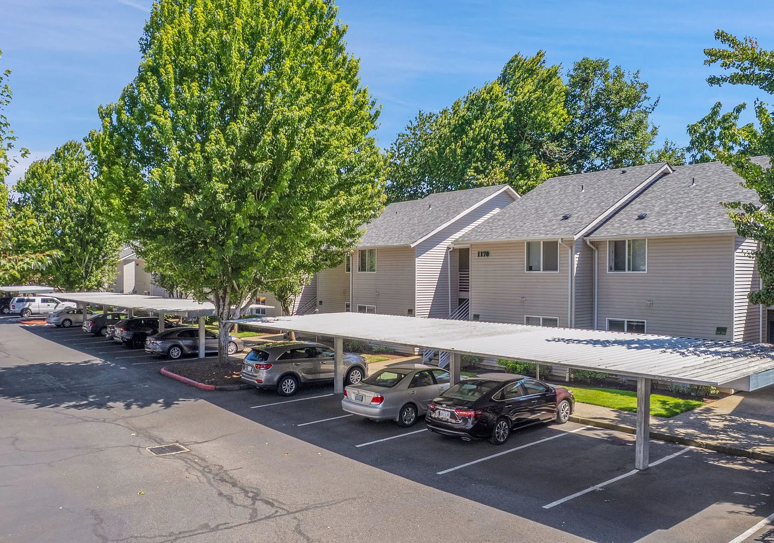 Live the South Salem Lifestyle: Walkable city, beautiful nature, endless possibilities. — Photo 4