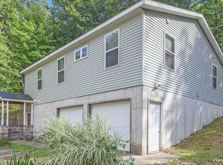 932 E Hess Lake Dr, Grant, MI