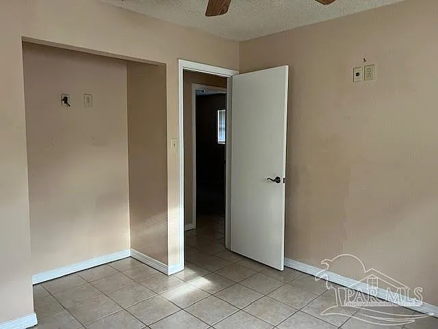 3229 Maplewood Dr — Photo 8