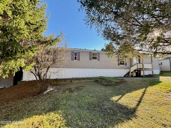 6 Park St, Honesdale, PA 18431