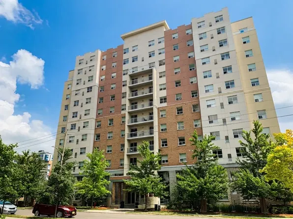 202 Lester St #1002R3, Waterloo, ON N2L 3W4