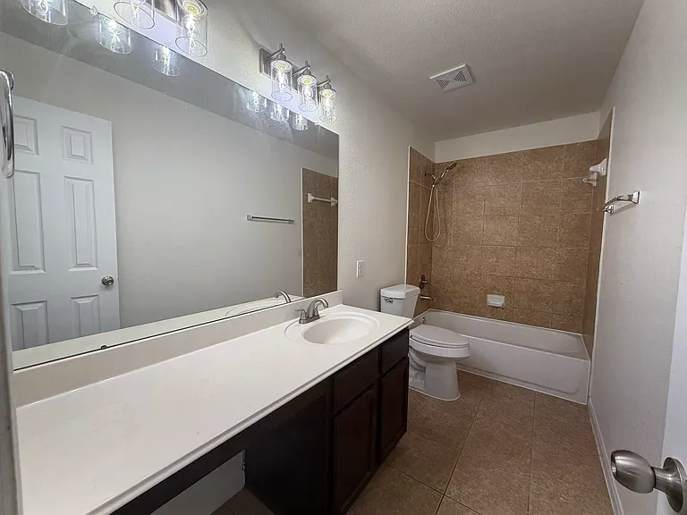 13802 Greyfield Ln — Photo 5