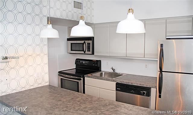 1st image of 1559 Michigan Ave APT 302