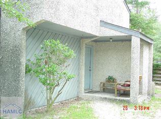 1065 Kelly Dr, Hinesville, GA 31313