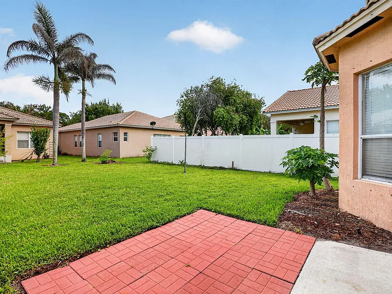 5614 Sunberry Cir — Photo 31