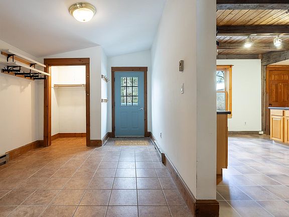 3rd image of 15 Melview Ridge