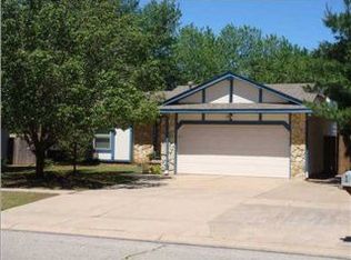 1919 N Burning Tree Rd, Derby, KS 67037